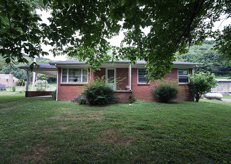 1st image of 326 Anderson Ln