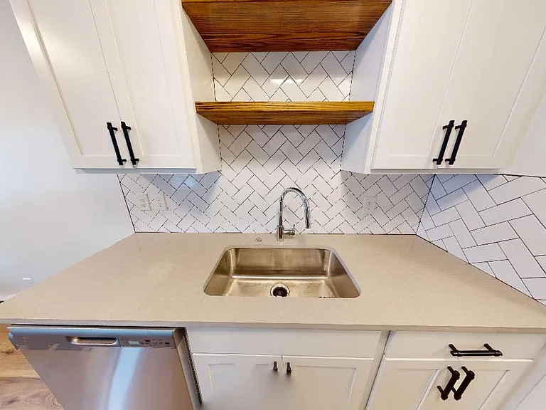 520 S Adams Rd — Photo 4