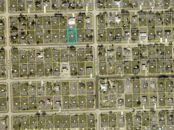 2704 73rd St W, Lehigh Acres, FL 33971