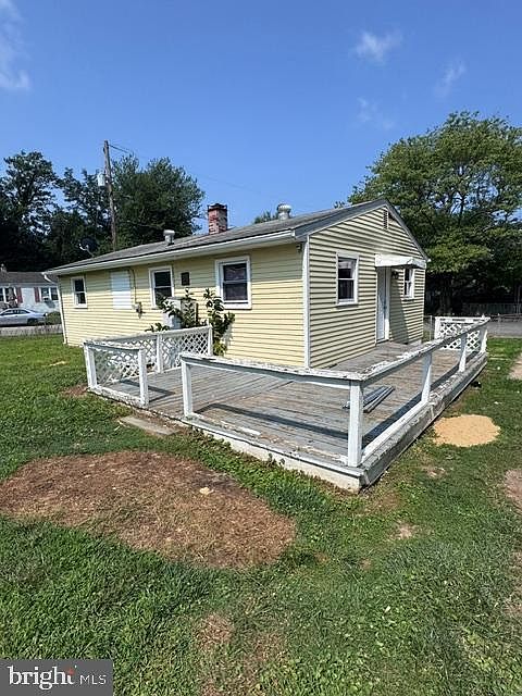 1st image of 140 Deaver St