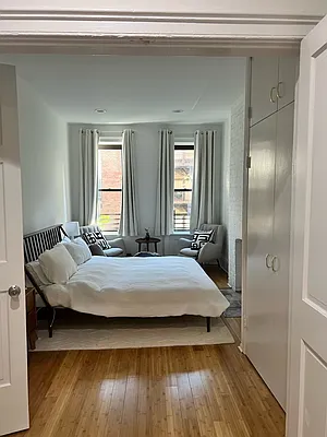Rented by Moving Forward Real Estate NYC | media 28