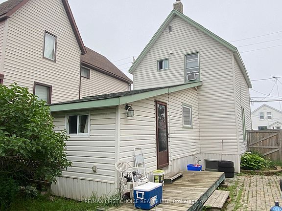 3rd image of 12 Machar Ave