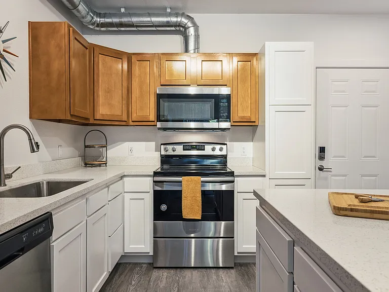 Pullman Lofts — Photo 11