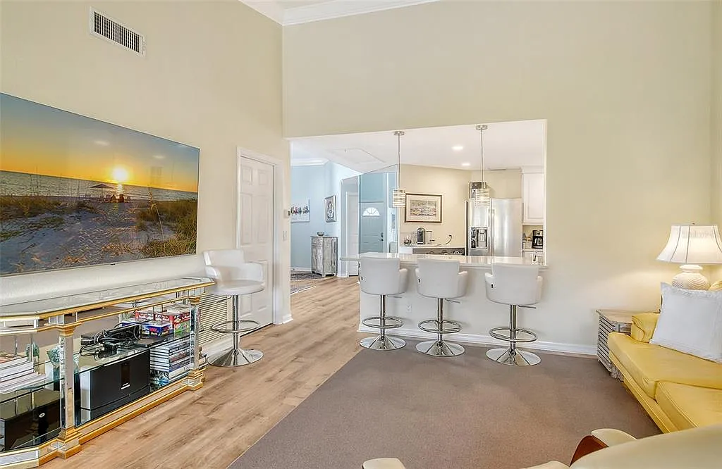 3 bed, 2.0 bath, 1530 sqft, $1,990 — Photo 4