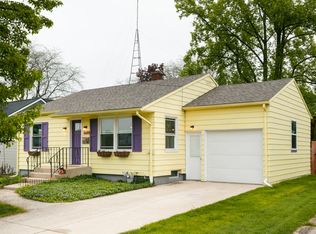 853 Kingsley Ave, Saint Joseph, MI 49085