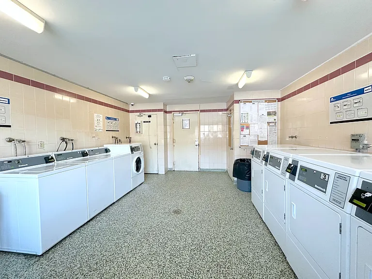 32 Carluke Cres #201 — Photo 14