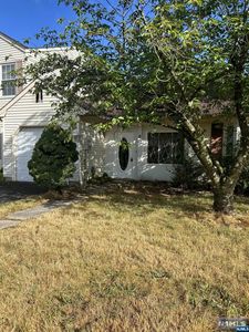 6 Woodbury Rd, Edison, NJ, 08820