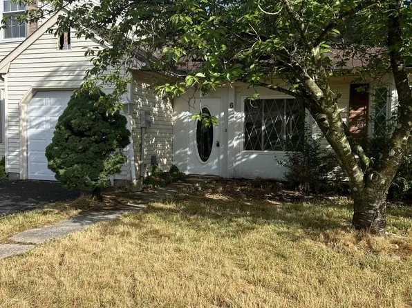6 Woodbury Rd, Edison, NJ 08820