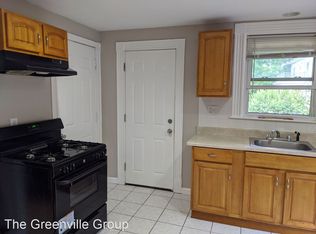 4 Summer St APT 2R, Hyde Park, MA 02136