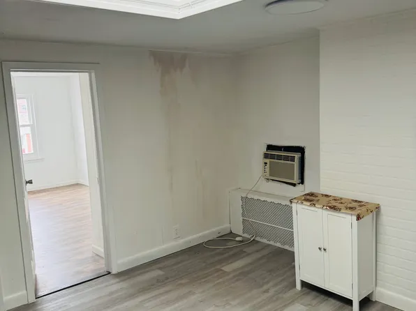 113 Van Pelt Avenue image 10 of 16