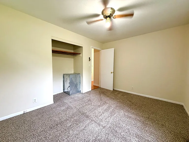 221 Mills Dr — Photo 14