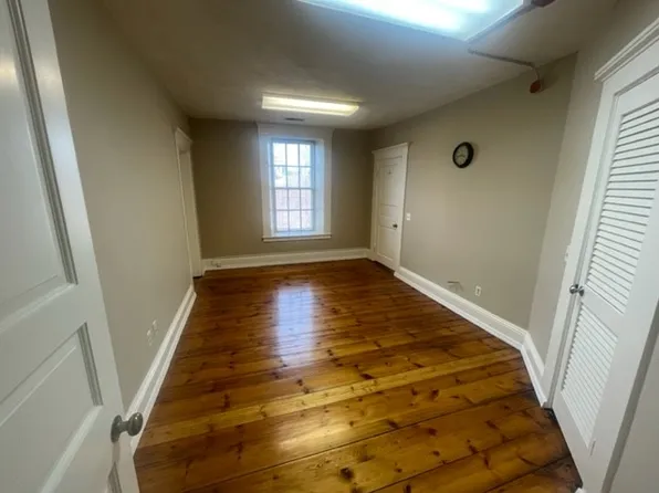 11 E Main St, North Smithfield, RI