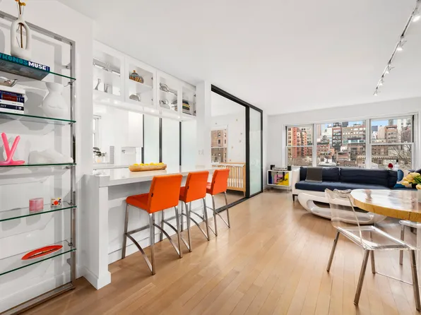 20 East 9th Street image 1 of 25