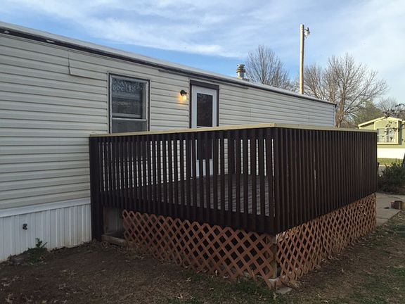 Large front porch/deck