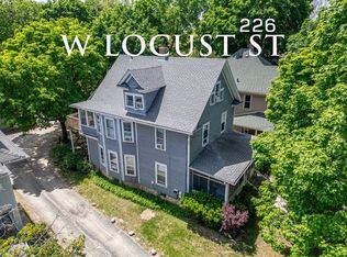 226 W Locust St, Dekalb, IL 60115