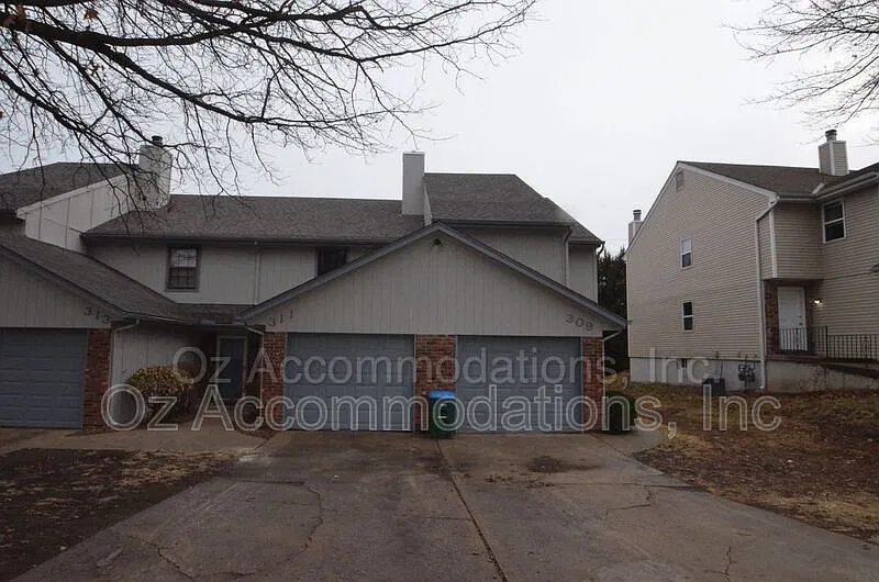 2 bed, 1.5 bath, 1044 sqft, $1,250 — Photo 1