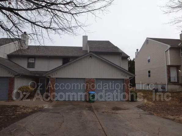 313 NE Timbercreek Dr, Lees Summit, MO 64086