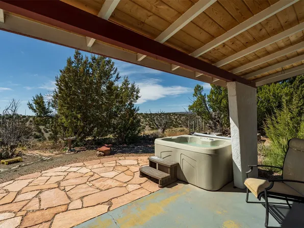 6445 Vooscane Ave, Cochiti Lake, NM 87083