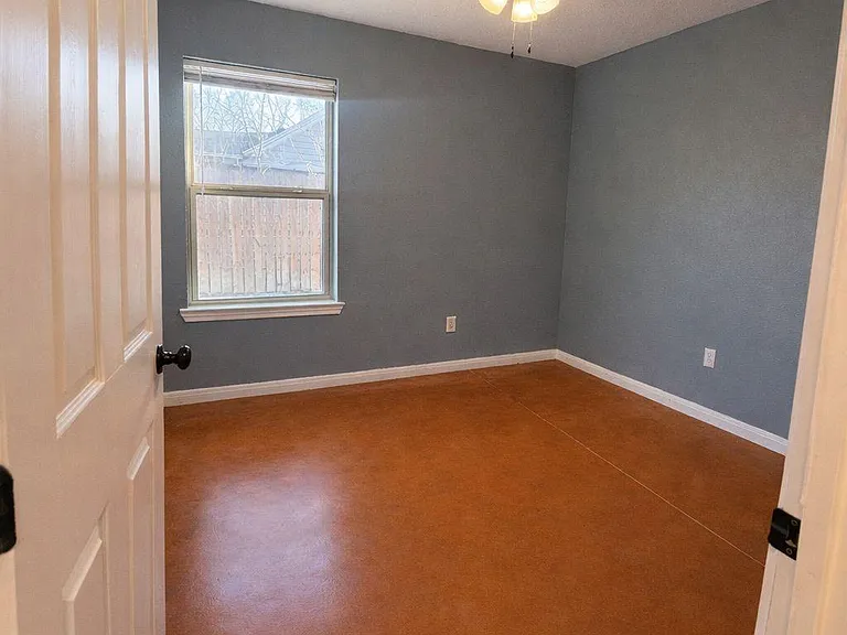 1403 Strickland St — Photo 7