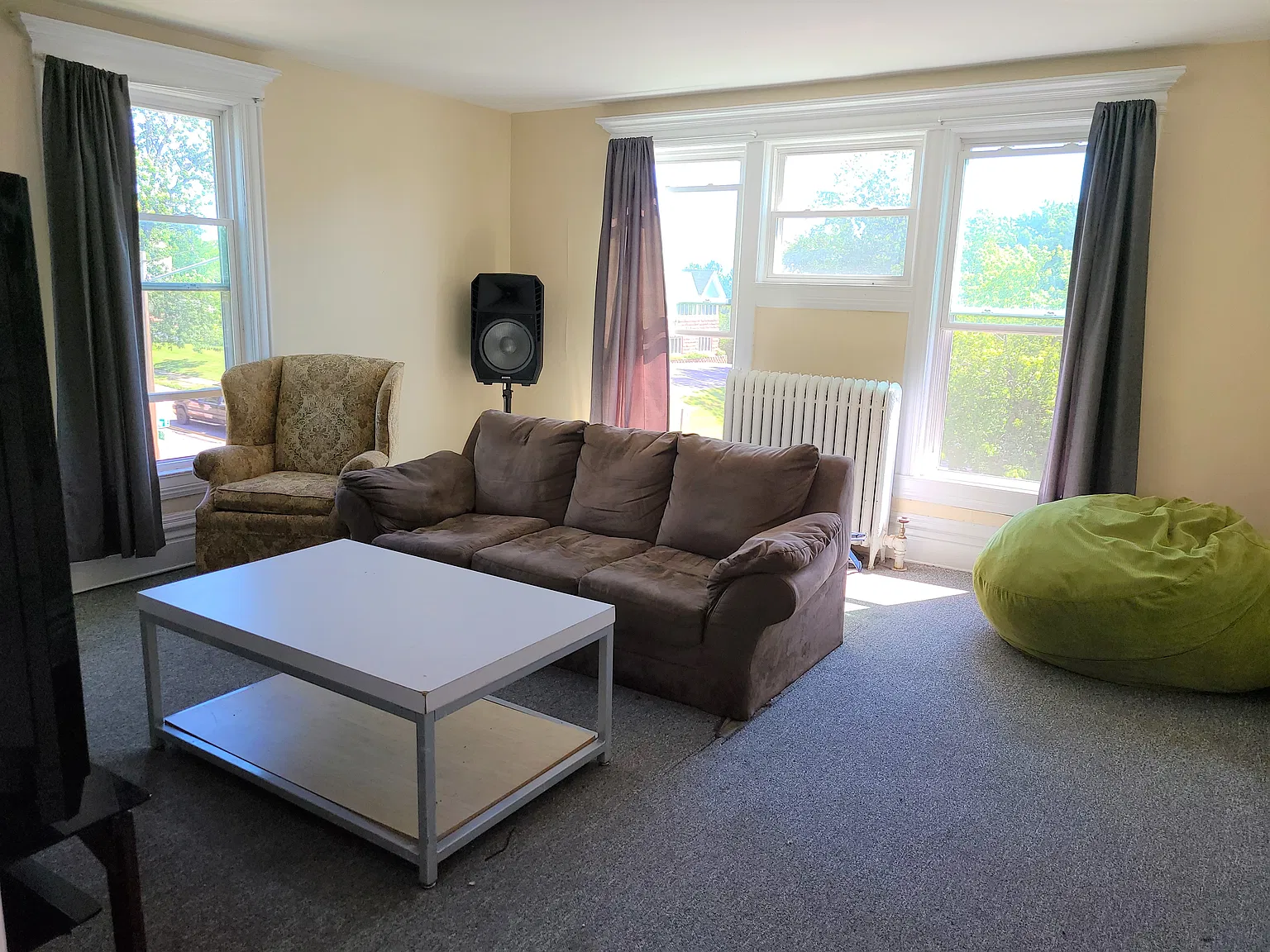 6 bed, $3,570 — Photo 4