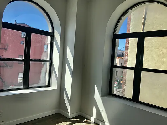 Rented by 50 Stanhope LLC | media 6