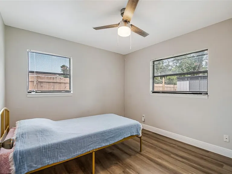 211 Woodmere Blvd — Photo 17