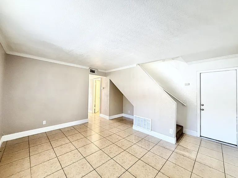 32945 Cielo Vista Rd #B — Photo 8