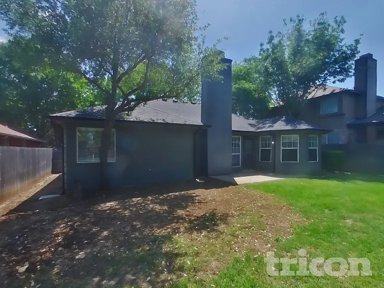 2520 Clovermeadow Dr — Photo 18