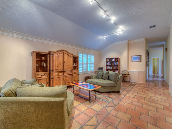 3rd image of 4109 Paseo Dr