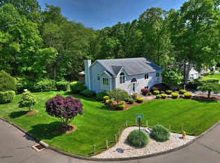 2 Ludlow Ct, Branford, CT 06405