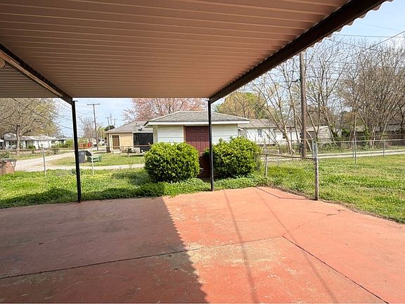 5th image of 1204 19th Ave SE