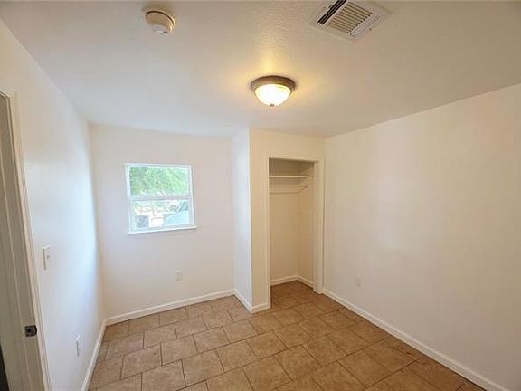 5th image of 2681 Gladiolus St #C