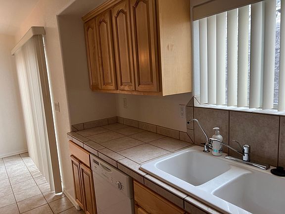 5th image of 3275 Crestview Dr