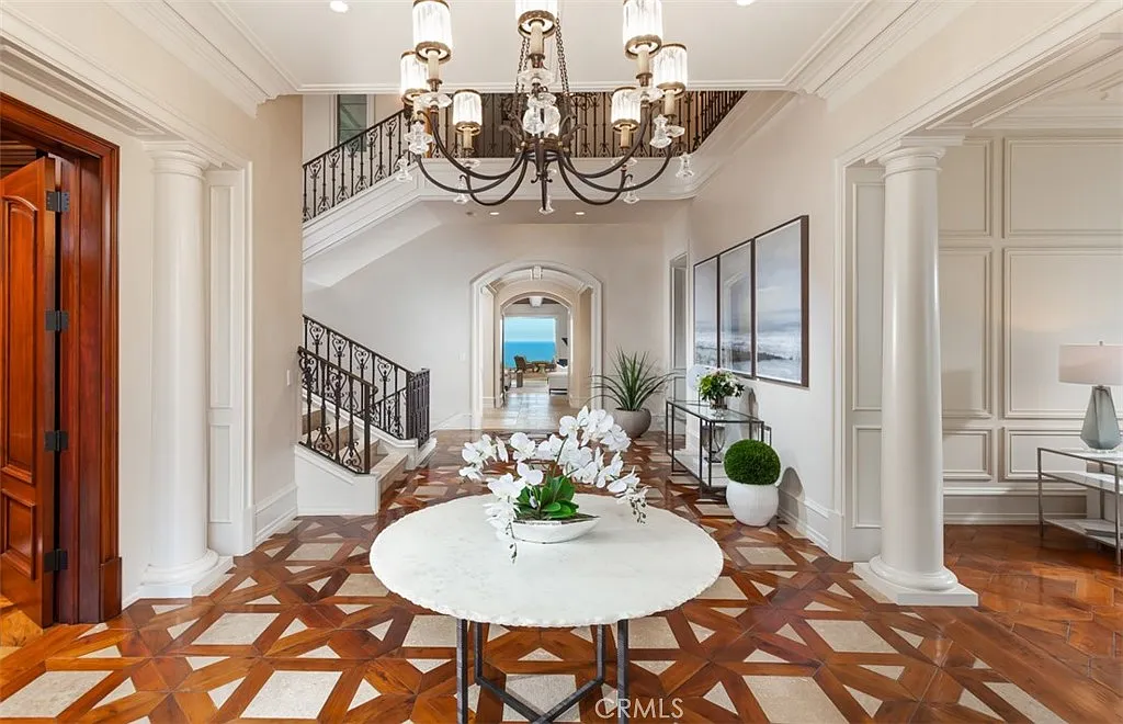 6 bed, 9.0 bath, 9572 sqft, $150,000 — Photo 3