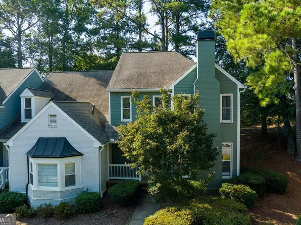 401 Carryback Dr, Roswell, GA 30068