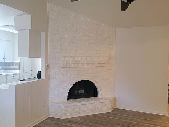5th image of 213 Perthshire Dr