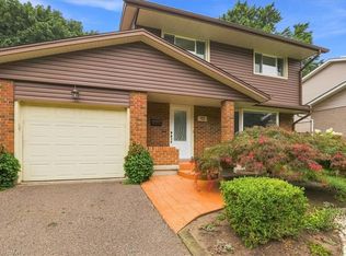 71 Greenock Dr, Kitchener, ON N2E2J9