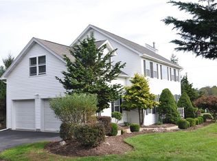 1 Greyridge Farm Ct, Stony Pt, NY 10980