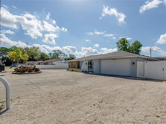 3rd image of 5844 Riddle Rd