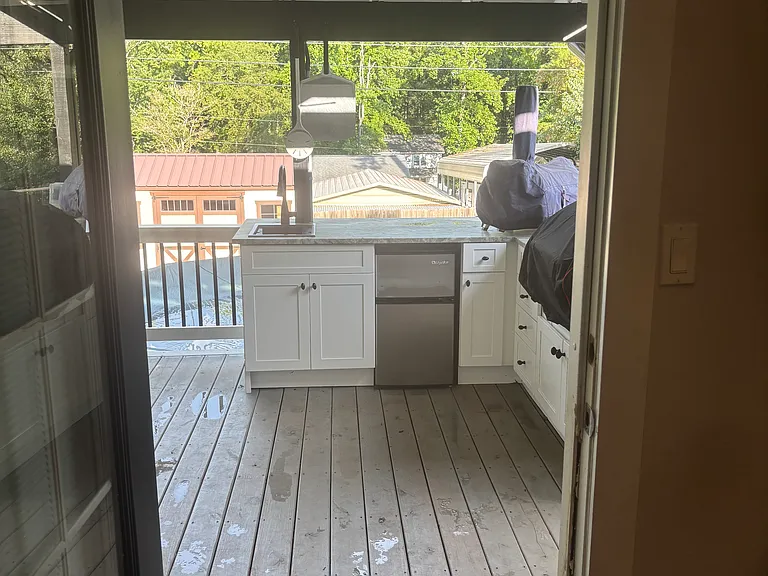 205 McArthur St — Photo 34