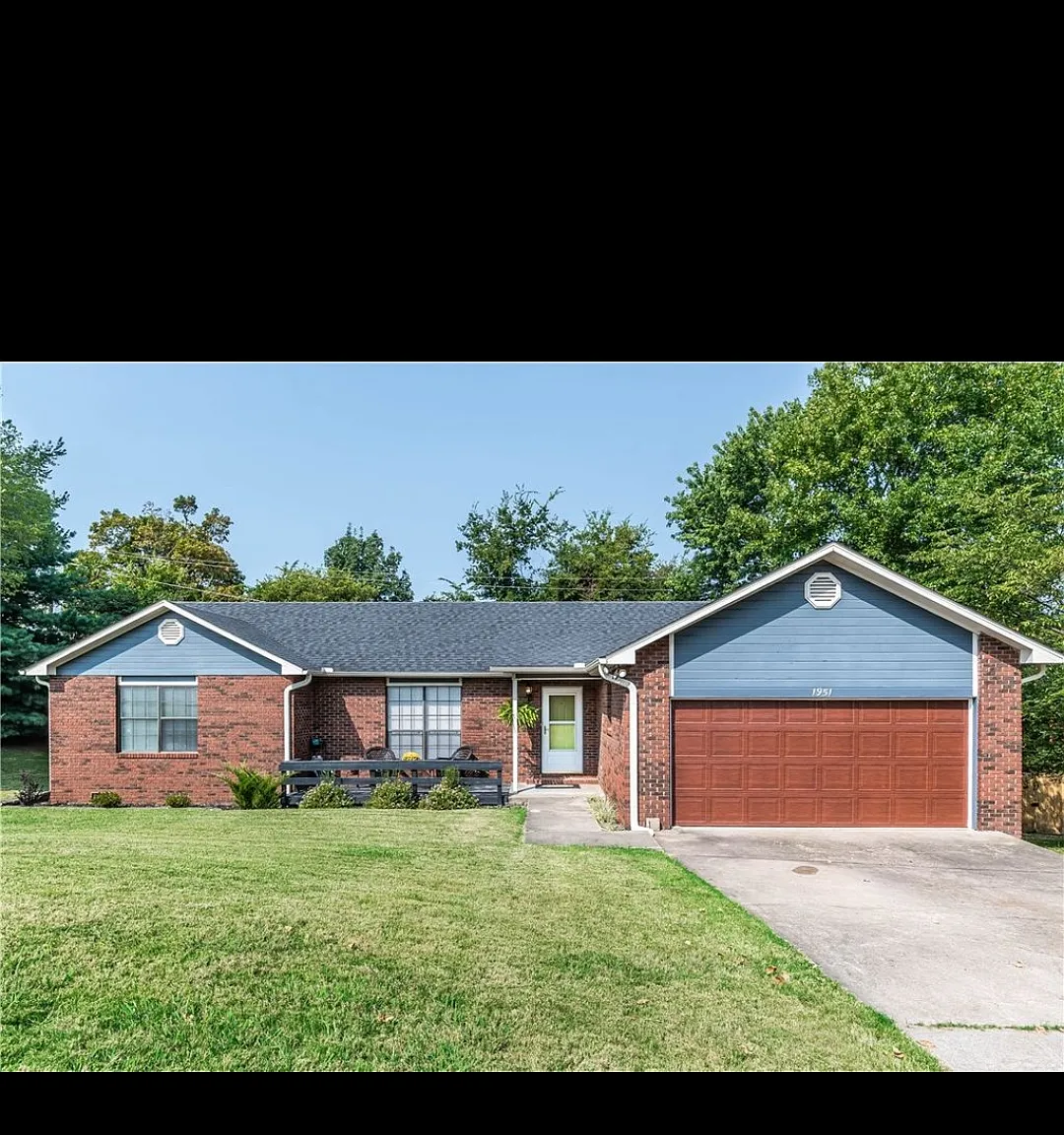 1951 N Lisa Ln — Photo 4
