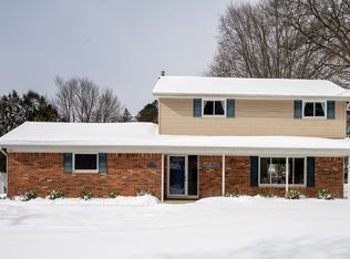 7893 Perry Lake Rd, Clarkston, MI 48348