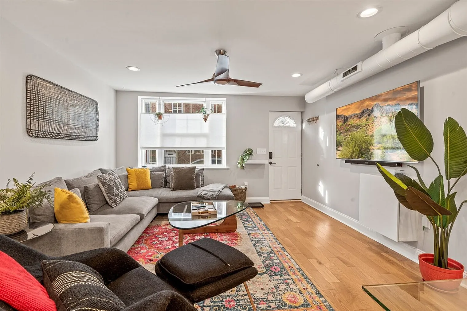2 bed, 2.5 bath, $5,604 — Photo 3