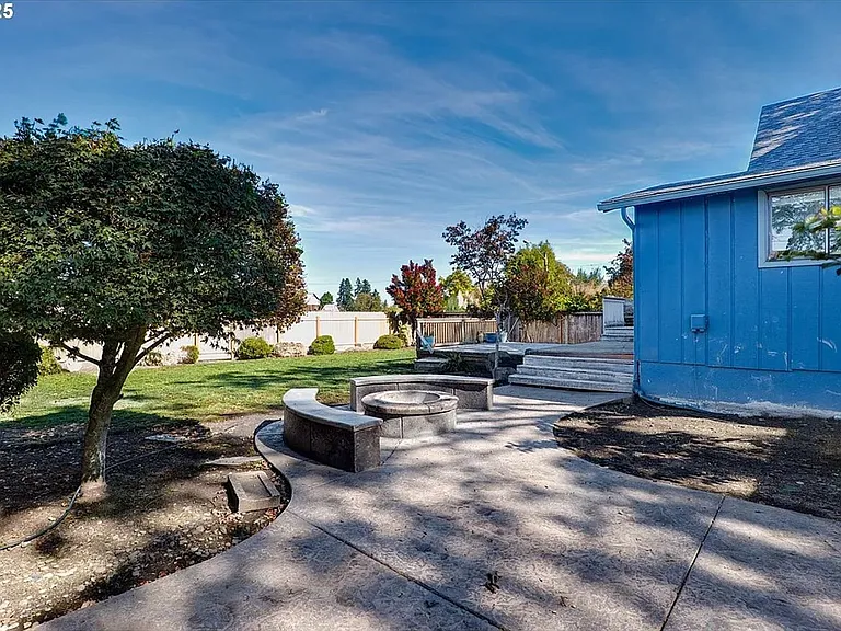 1021 Deal St — Photo 27