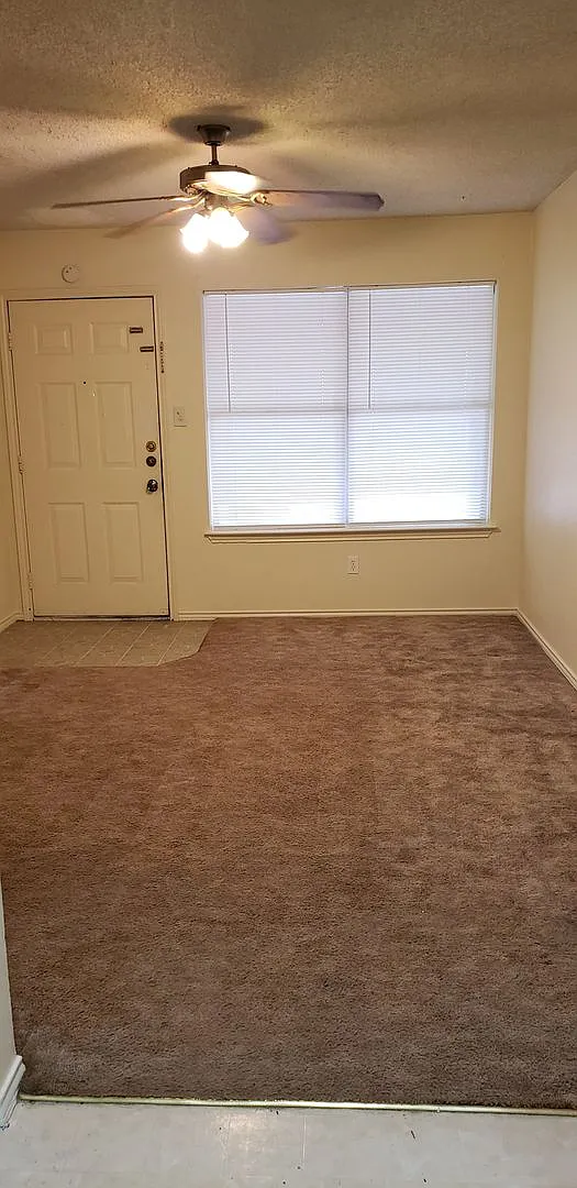 611 Maurice St Apt A-B — Photo 4
