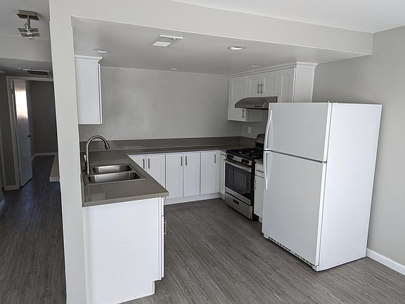 3rd image of 15 S El Molino St APT D