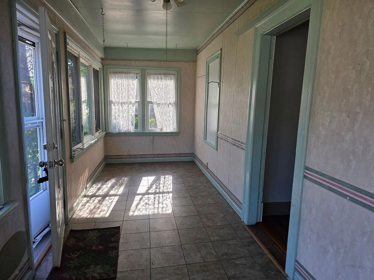 3-Bedroom, 1-Bathroom Home with Basement & Garage $1,300/Month | Accepting Section 8 — Photo 2