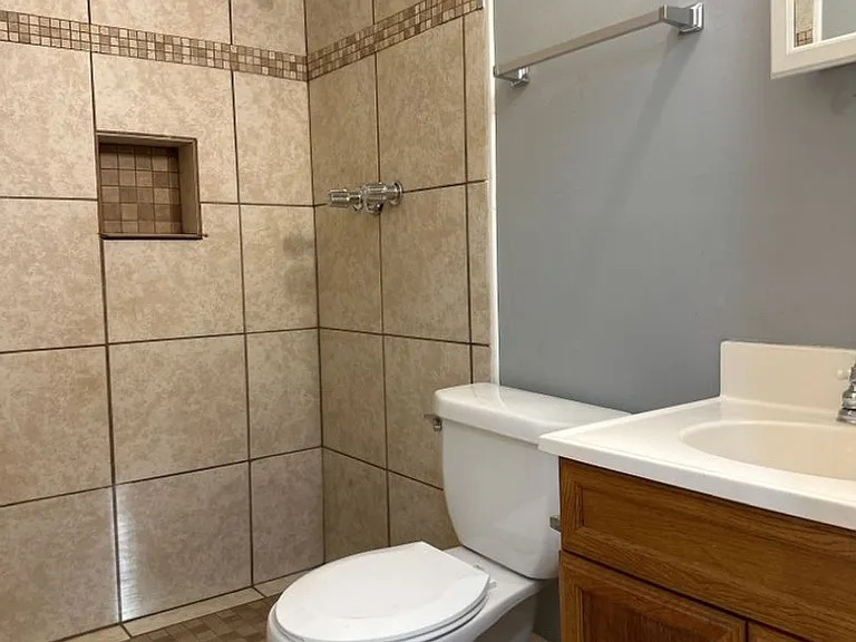 2609 Dublin Dr — Photo 7