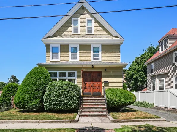 35 Myrtle St, Saugus, MA 01906