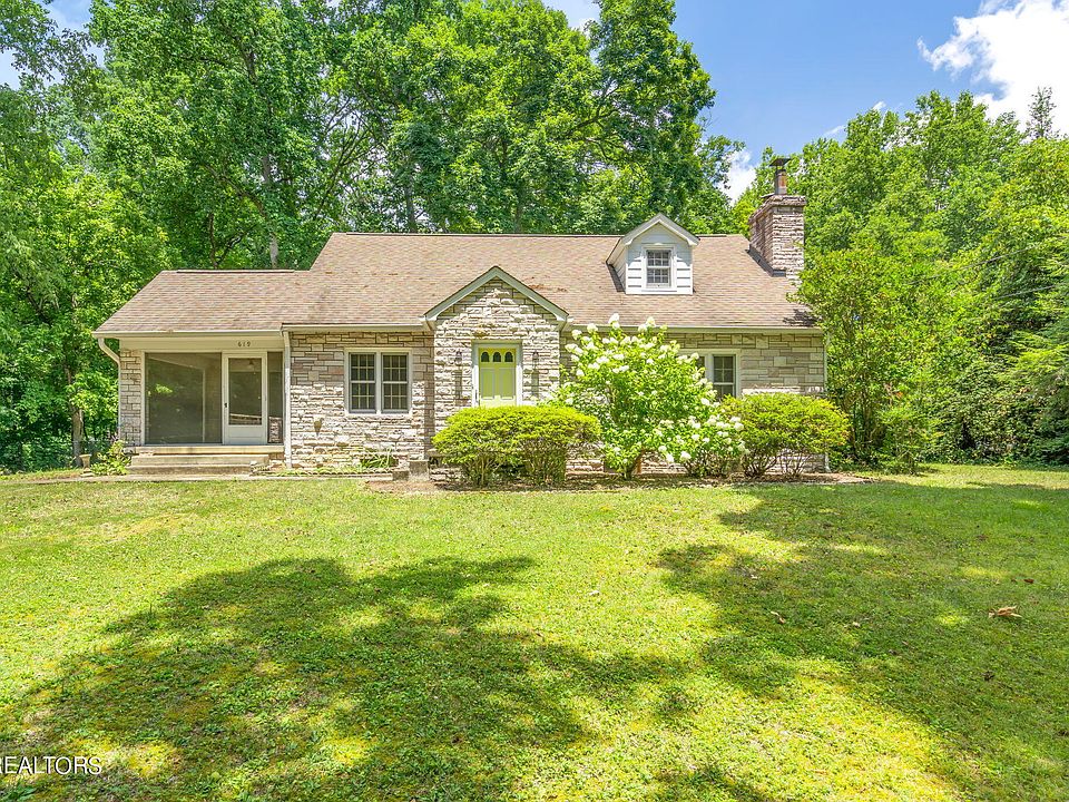 1st image of 619 White Oak Dr